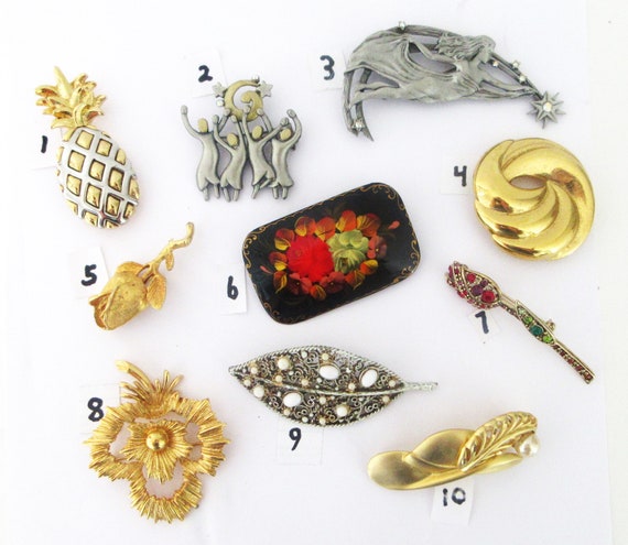 Vintage Signed Brooches / Variety of 10 / All Dif… - image 1