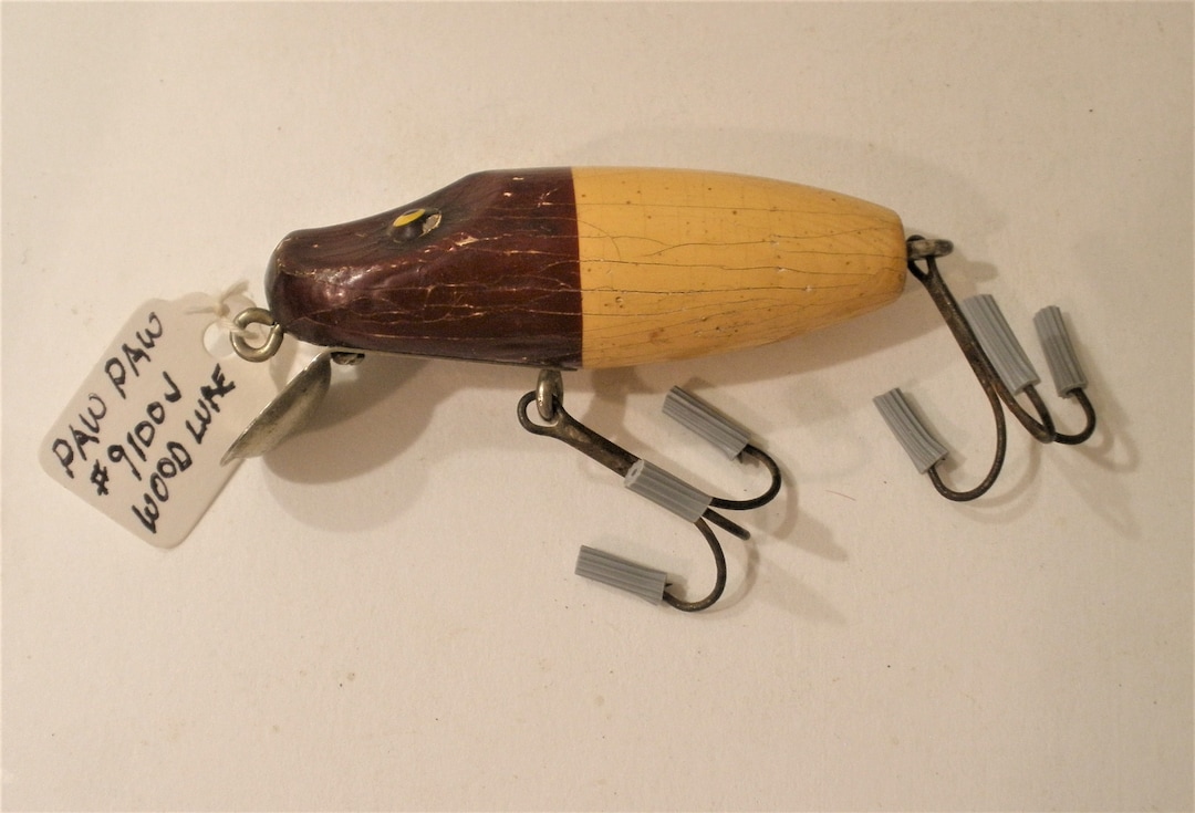 Vintage Paw Paw Lure / 9100-J Series Paw Paw Bait Co. / Issued 1950 / Wood  Lure / All Original / Nice Lure / Collectible / Great Gift Items 
