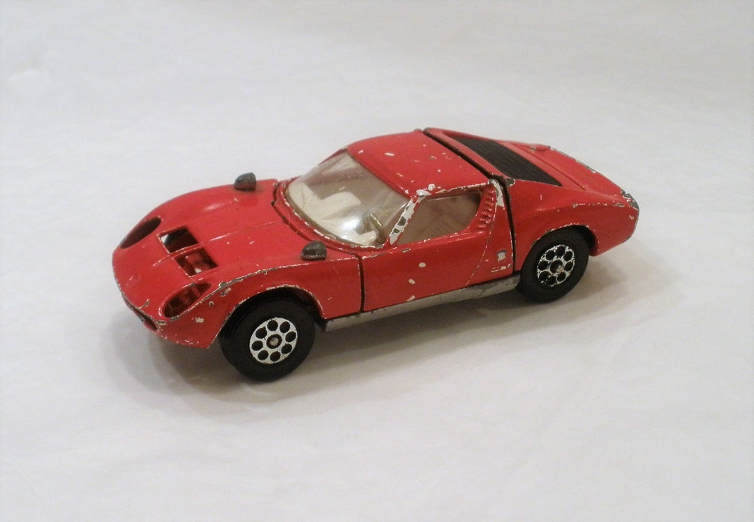 Vintage Corgi Lamborghini Miura P 400 Color Red #342