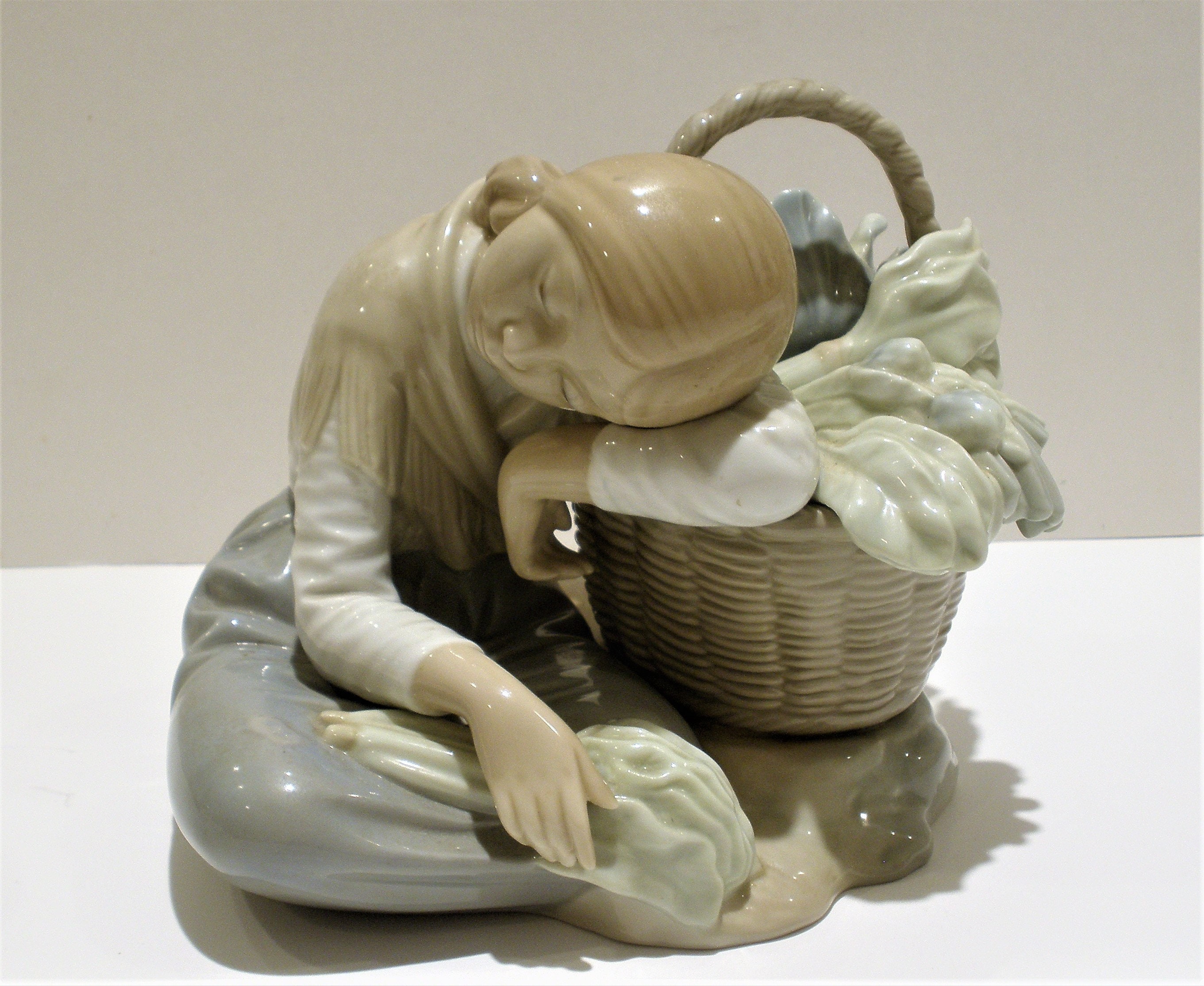 Lladro Nativity Set for sale Only 2 left at 75