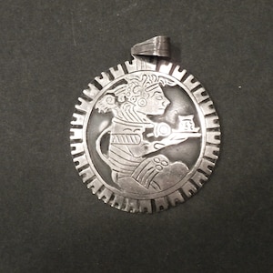 Vintage Sterling Pendant / Made in Iguala Mexico / Fully Hallmarked / Large Quality Made Pendant  / Very Collectible / Great Gift Item