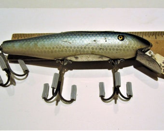 Vintage Mustang Minnow Lure / by Pflueger / 9500 Issued 1939 / Wooden Lure  / All Original / 5 Lure / Very Collectible / Gift Item -  Canada