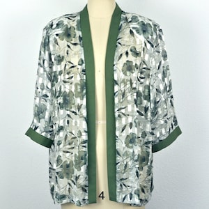 Women&#39;s Vintage 90s Y2K Sage Green White and Gold Lurex Sheer Floral Open Front Short Sleeve Kimono Top by Bon Worth // Size MP