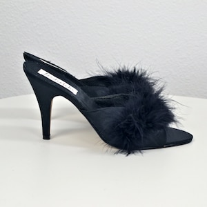 Women&#39;s Vintage Y2K Frederick&#39;s of Hollywood Black Feather and Satin Marabou Sexy Boudoir Open Peep Toe Mule Kitten Heels // Size 8