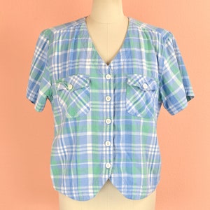 Women's Vintage 90s Blue Green White Plaid Cotton Boxy Semi-Cropped Button Down Short Sleeve Blouse with Chest Pockets by Erika & Co. // M L
