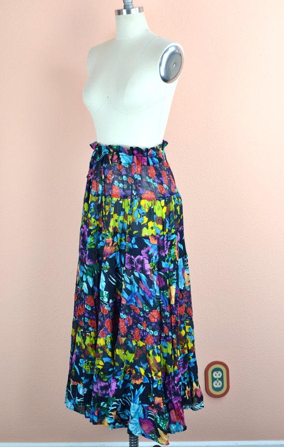 Women's Vintage 90s Bright Floral Sheer Paper-Thi… - image 3