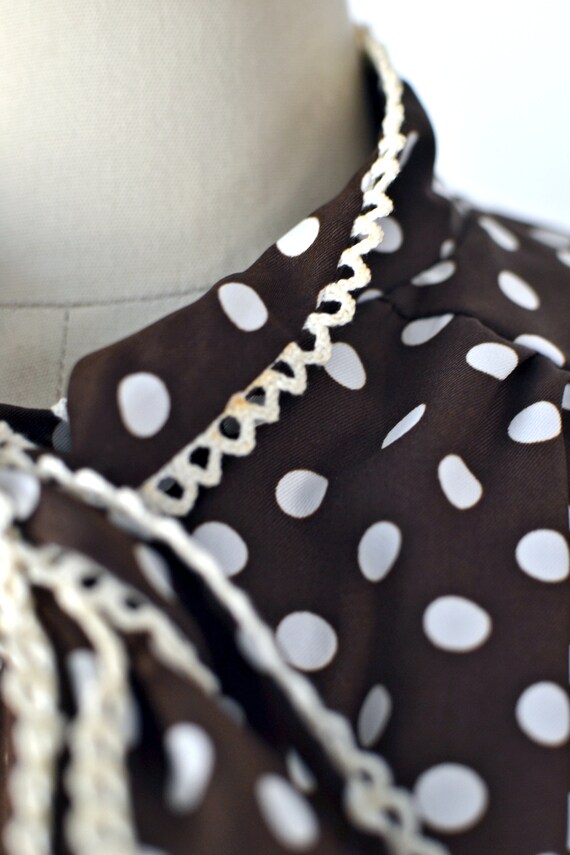 Women's Vintage 70s Mod Brown and White Polka Dot… - image 9