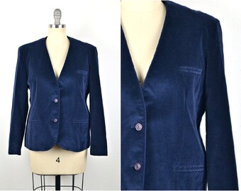 Women&#39;s Vintage 70s 80s Dark Academia Goth Navy Blue Velvet 2 Button V Neck Collarless Blazer Jacket Lined by Jebb Levy Loubella // Size M