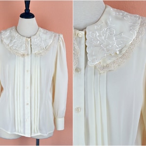 Women&#39;s Vintage 90s Cream Sheer Chiffon Lace Trim Embroidered Puritan Sailor Collar Pintuck Button Down Secretary Blouse Lindsey Blake M