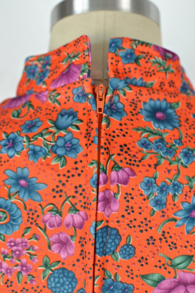 Women's Vintage 60s 70s Montgomery Ward Bright Orange Purple Blue Floral Drop Waist Short Sleeve Dress with Pockets // Size M image 10