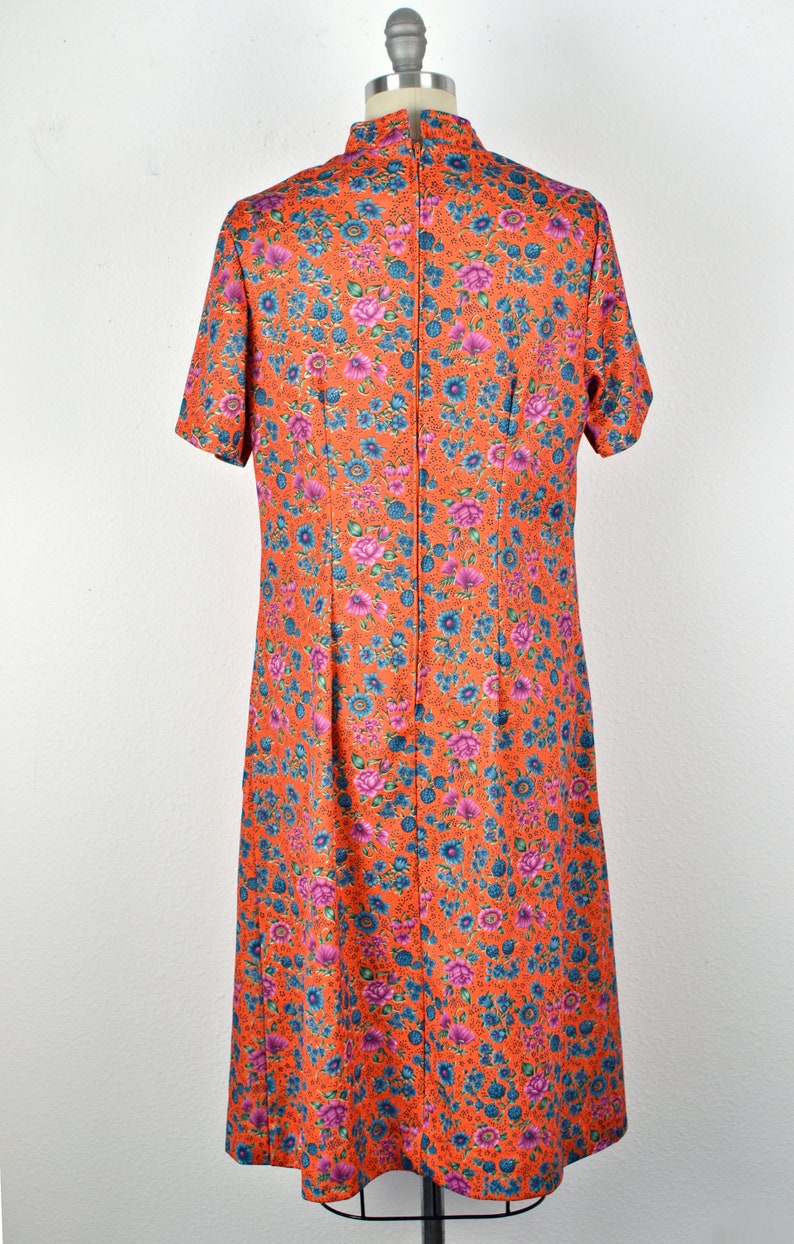 Women's Vintage 60s 70s Montgomery Ward Bright Orange Purple Blue Floral Drop Waist Short Sleeve Dress with Pockets // Size M image 5