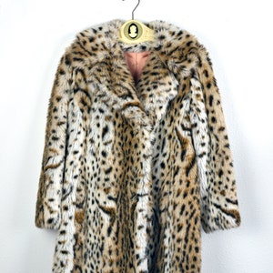 Women's Vintage 60s 70s Sears Tissavel France Pile 100% Acrylic Leopard Fuzzy Faux Fur Dress Swing Coat w/ Peach Satin Lining // Size S M image 7