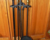 Wrought Iron Brass Fireplace Hearth Tool Set - 5 Piece - Log Cabin. Pan(Shovel), Stoker, 2 Log Grippers