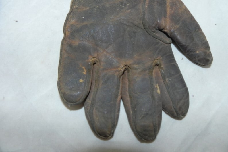 Leather Victorian Child/'s Brown Gloves