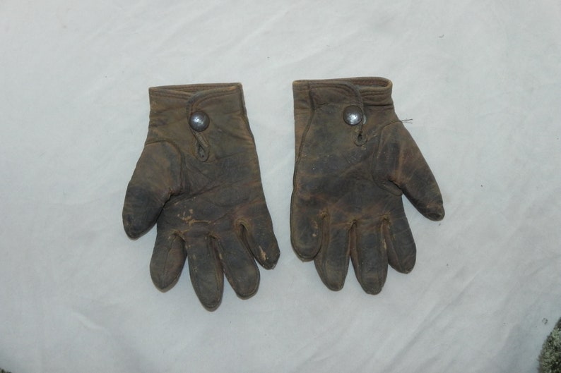 Leather Victorian Child/'s Brown Gloves