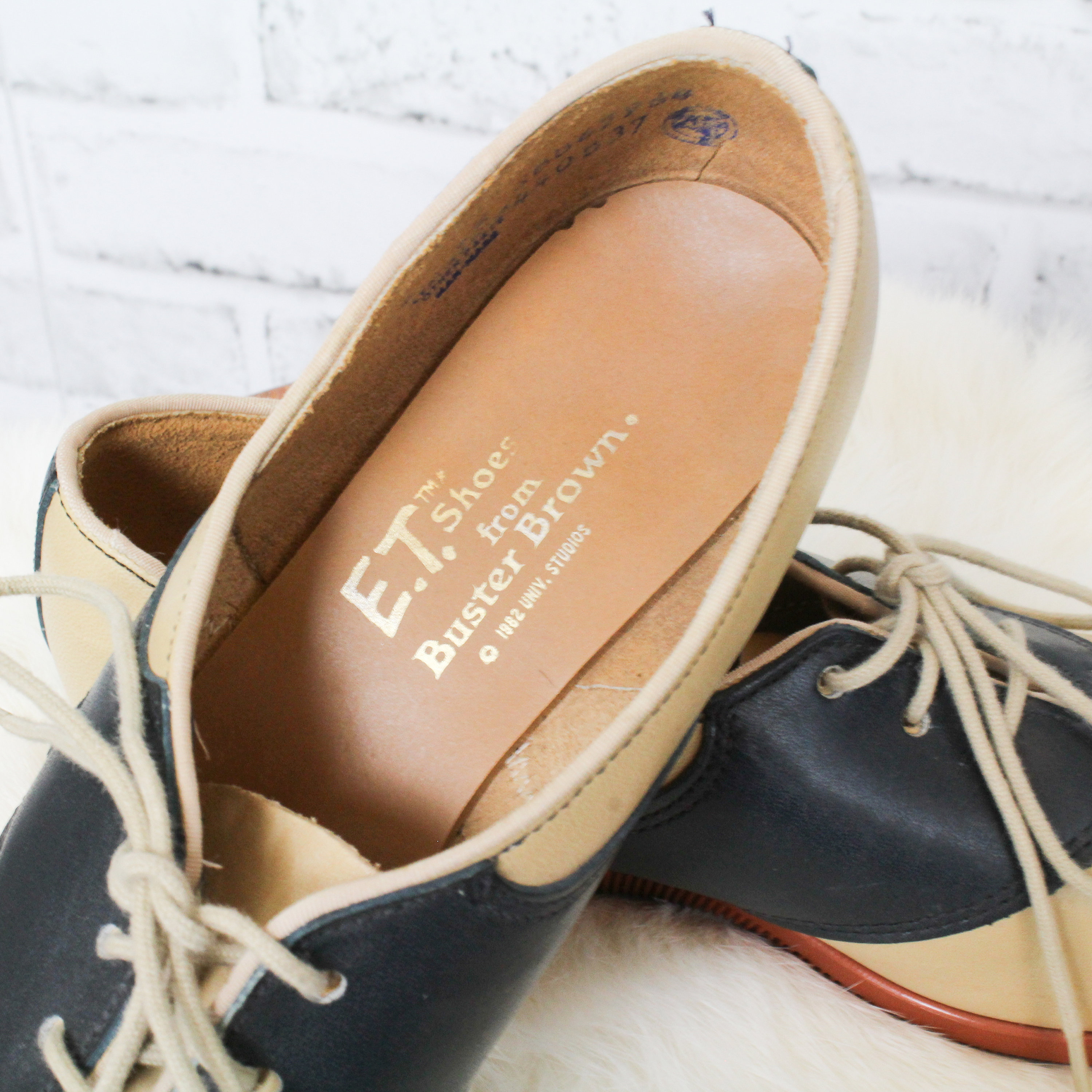 Vintage E.T. Buster Brown Saddle Shoes 