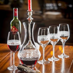 Cristalería y decantadores personalizados / Copas de vino y whisky / Regalo de boda escocés / Regalo de boda irlandés / Tienda de cristal Aqua Vitae
