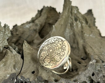 Arabic Calligraphy Bahá'í burial ring - sterling silver
