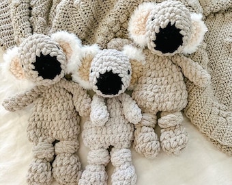 Miniaturowy Koala Snuggler | Prezent na Baby Shower | Zabawka-zwierzę robiona na szydełku | Prezent na pierwsze urodziny | Prezenty świąteczne dla dzieci