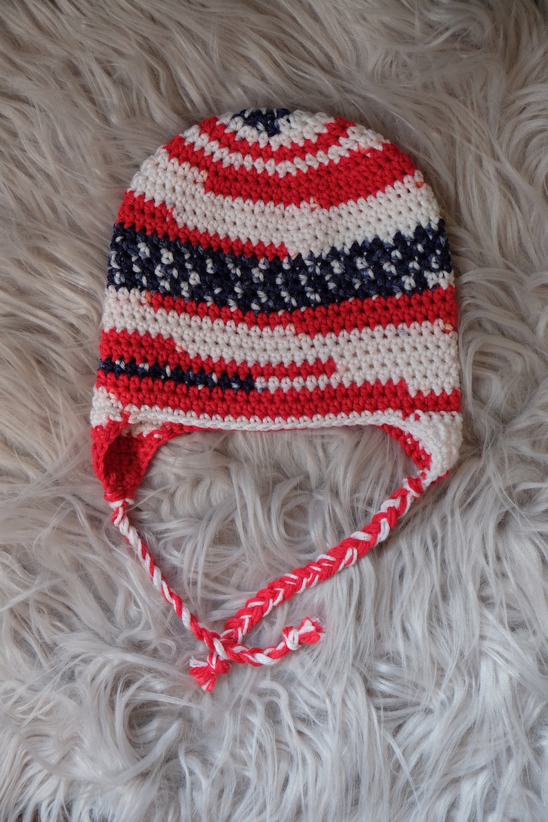 Chrildren/'s Classic Beanie with ear flaps and braids: red smaller size head white and blue