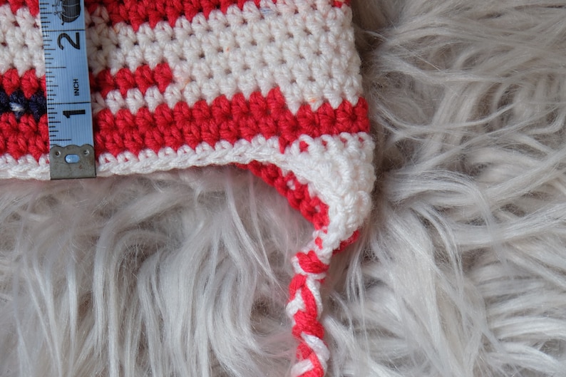 Chrildren/'s Classic Beanie with ear flaps and braids: red smaller size head white and blue