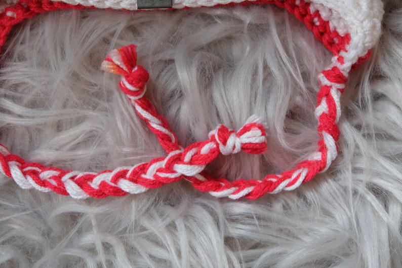 Chrildren/'s Classic Beanie with ear flaps and braids: red smaller size head white and blue