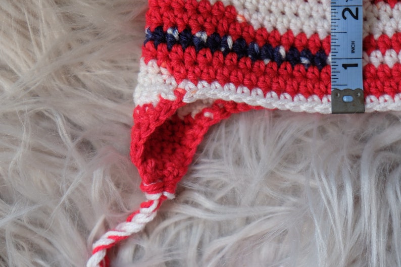 Chrildren/'s Classic Beanie with ear flaps and braids: red smaller size head white and blue
