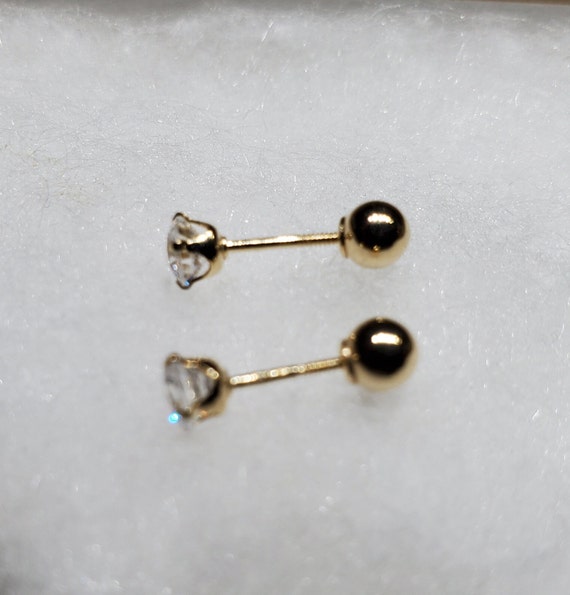 585/14k Gold Cubic Zirconia Earrings - image 1