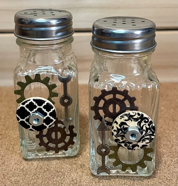 Industrial salt and pepper deals shakers