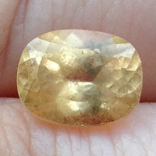 Yellow Garnet 2.40 Carats Natural Golden Gemstone 7x9mm