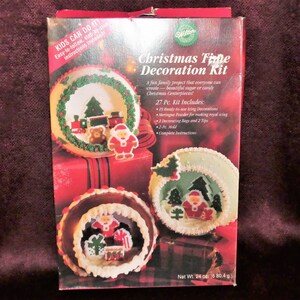 Vintage Wilton Christmas Time Decoration Kit for Sugar or Chocolate Craft, Sugar Mold, Chocolate Mold