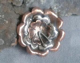 Flower pendent