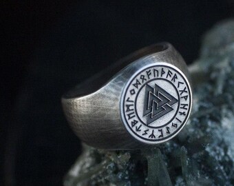 Valknut ring of sterling silver, Viking compass, Futhark rune wiccan jewelry, Asatru occult mens jewelry. Ukraine shop gift for him