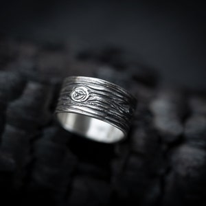 Men&#39;s silver ring &quot;tree bark&quot;