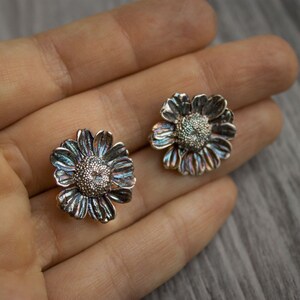 Sterling silver fairy daisy flower small studs, elven chamomile minimalist earrings. Mother&#39;s day gift