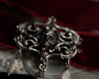 Gothic Skull Choker Necklace, Memento Mori Jewelry, Victorian Pearl Choker, Dark Romance Necklace, Baroque Pearl Gothic Jewelry