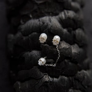 Pearl Skull Silver earring