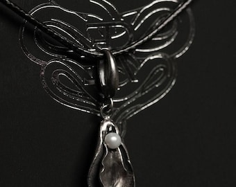 Yoni Pendant Necklace, Sterling Silver Yoni Jewelry, Pearl Pendant, Feminine Symbol Necklace, Sacred Feminine Jewelry, Handmade Silver