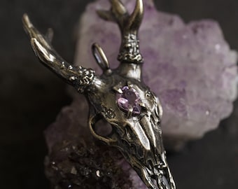 Roe deer skull gothic silver necklace with amethyst gemstone