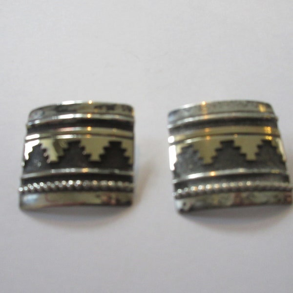 Thomas Singer Earrings-Gifts for Her-Vintage Navajo Thomas Singer Solid Sterling Silver Pueblo Puebla Lines Etched Earrings