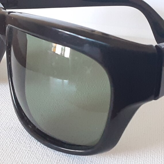 New Vintage Black Audrey Hepburn Style Sunglasses