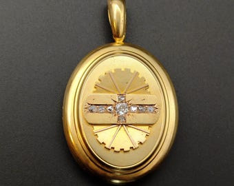 Antico medaglione vittoriano in oro 15 carati con diamanti: gioiello ovale inglese, circa 1880