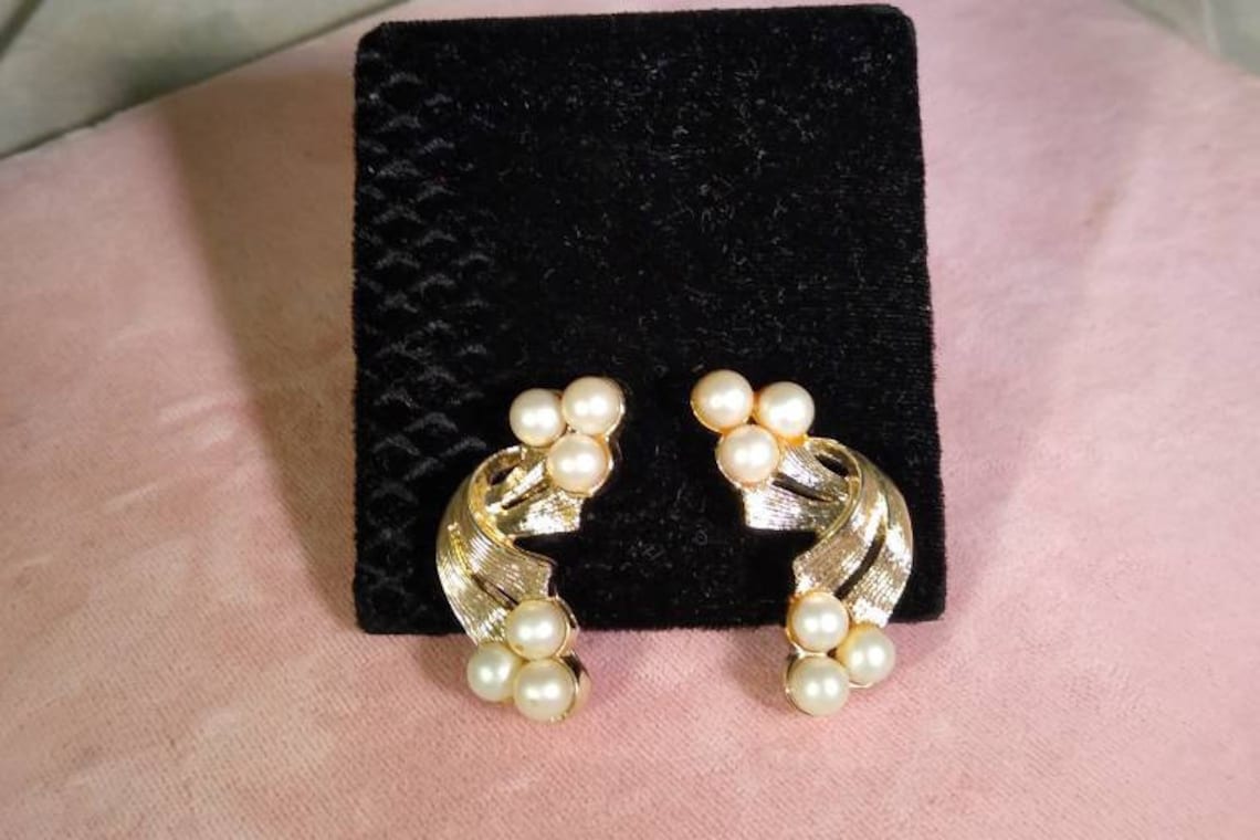 Vintage Costume Clipon Earrings. Faux Pearl and Goldtone Etsy