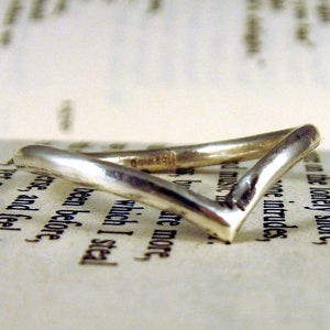 Beautiful .999 Pure Silver Wishbone Ring with FREE Ring Box
