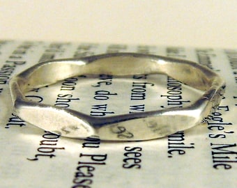 Splendid .999 Pure Silver Polygonal Ring with FREE Ring Box
