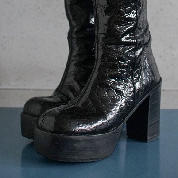 vintage DOCKERS 90s high platform boots y2k true vintage shiny leather Witch Wednesday 39