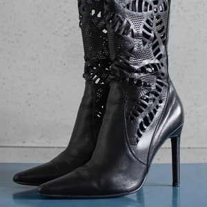 EUR39 US8.5 EL DANTES Couture openwork pointy toed high heel boots