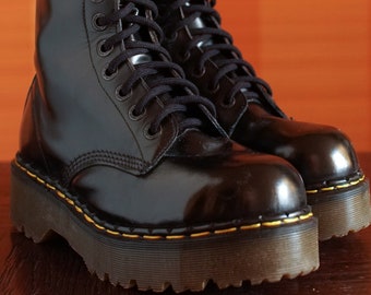 Most wanted vintage platform Dr Martens Steeltoe boots Made in ENGLAND 10eylet DOCS drmartens Grunge