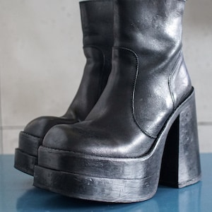 EUR39 US8.5 SONAX ma la piattaforma è nuova piattaforma MEGA ma è lat 90. y2K 6UK