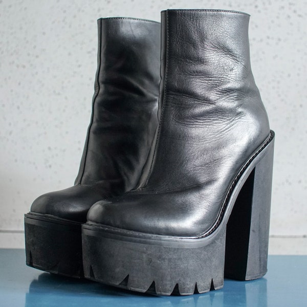 Discontinued JC 90s monsterhigh platform boots y2k true vintage leather Witch Wednesday 40